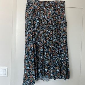 Old Navy maxi skirt. Size: 2X. Perfect for Fall!!